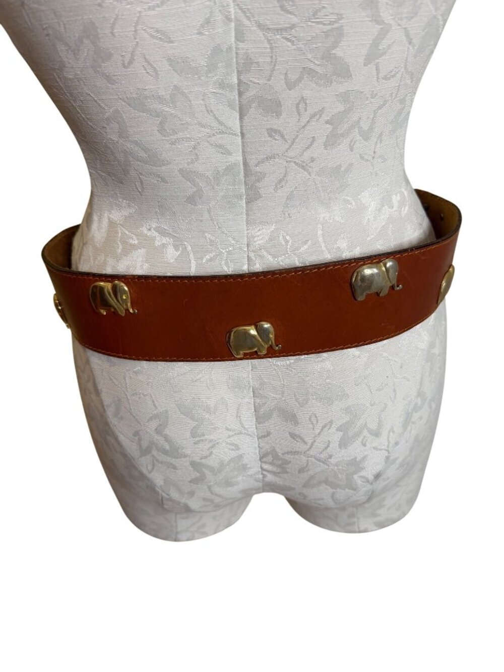 Vintage Womens Brown Leather Belt Gold Toned Elephant Figurea 26-31 Inches